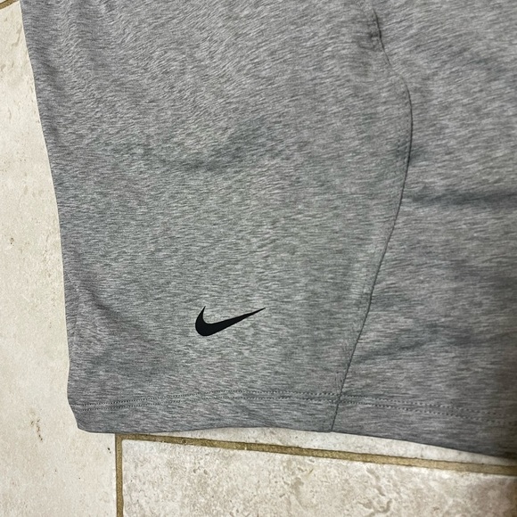 Men's Nike Dri-Fit Yoga Training Shorts Gray new with tags DB4199-084 - Picture 2 of 4